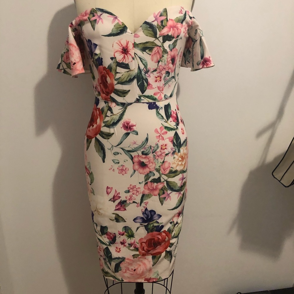 Pretty Floral Off-the-Shoulder Dress!